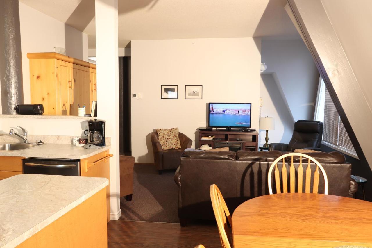 The Pinnacles Suites & Townhomes Силвер-Стар Экстерьер фото