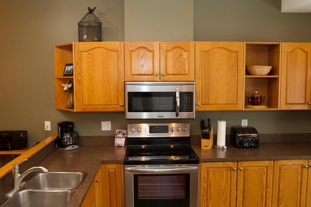 The Pinnacles Suites & Townhomes Силвер-Стар Экстерьер фото