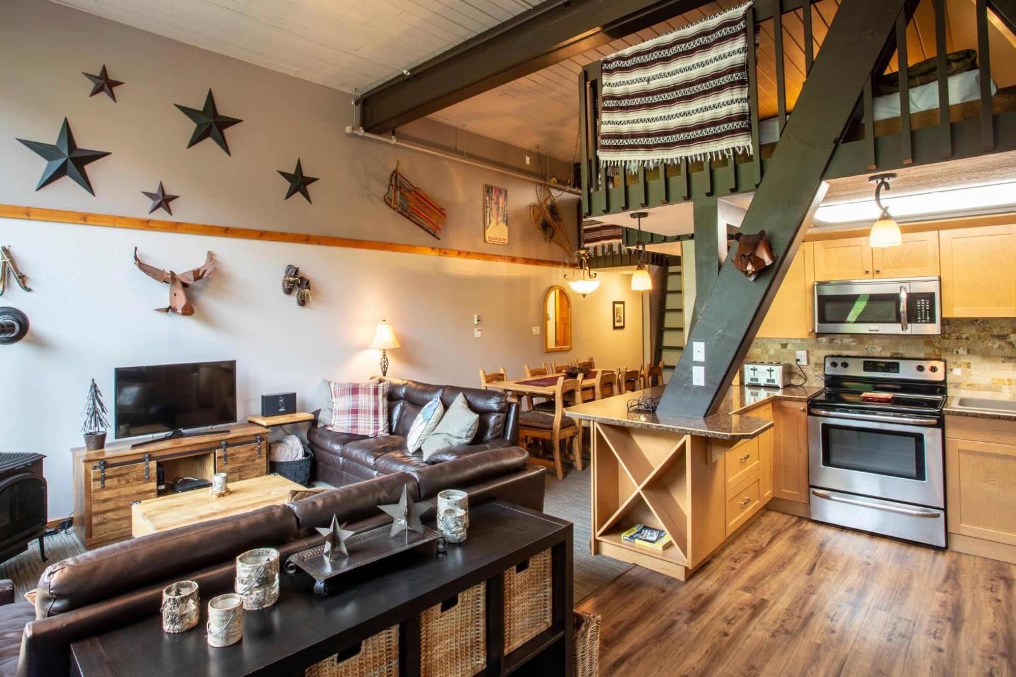The Pinnacles Suites & Townhomes Силвер-Стар Экстерьер фото